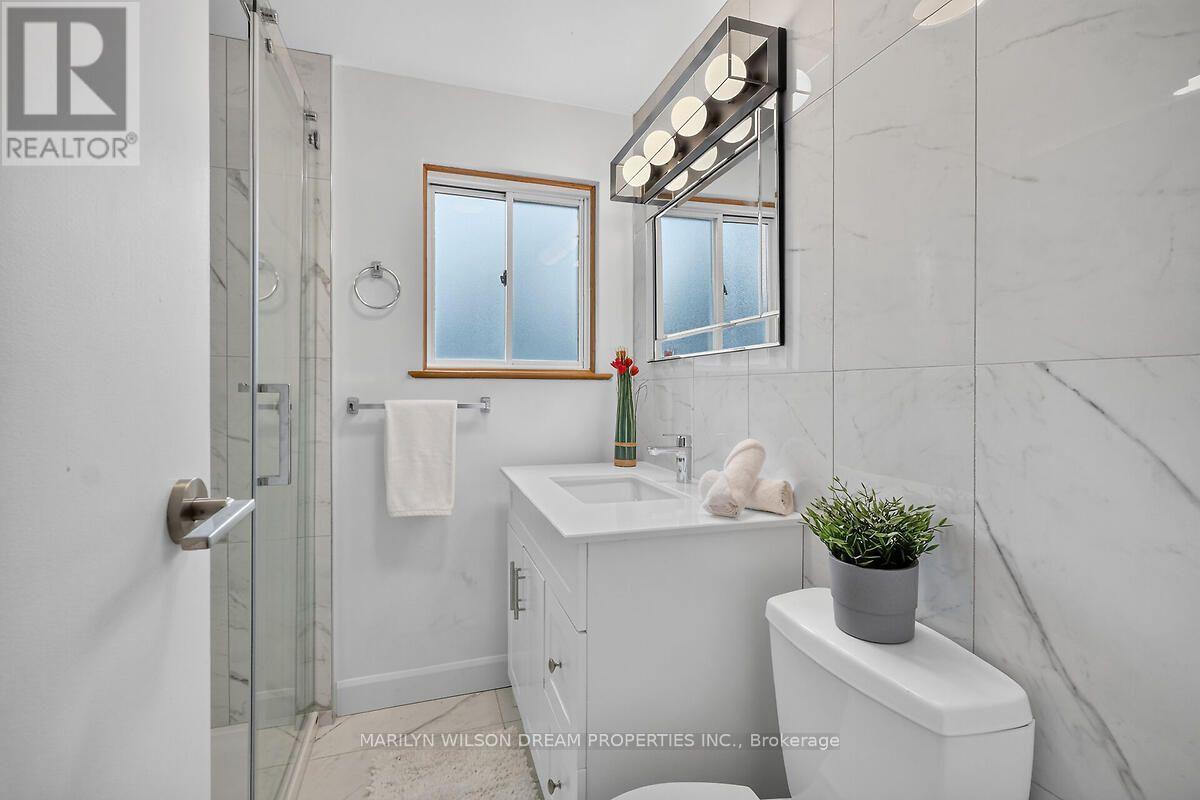 121 St Laurent Boulevard — photo 37