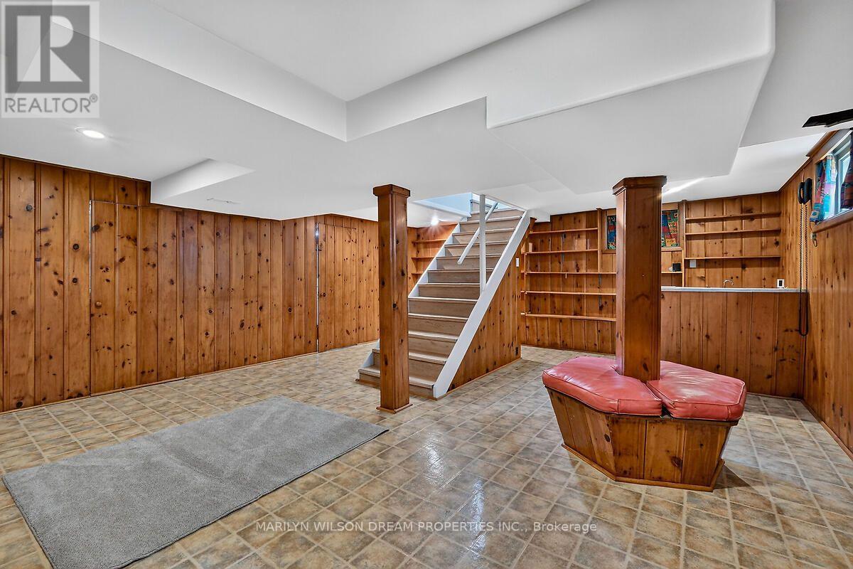 121 St Laurent Boulevard — photo 40