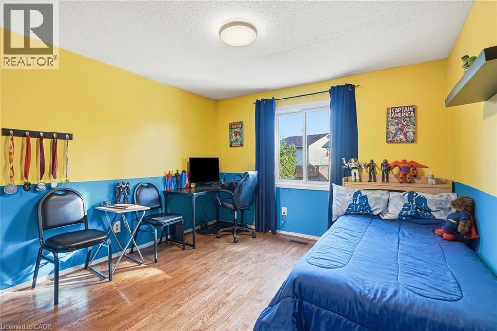 18 ROWNTREE Drive - 28