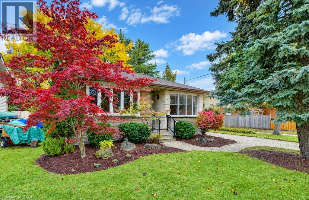 25 APPLEWOOD Avenue — photo 2