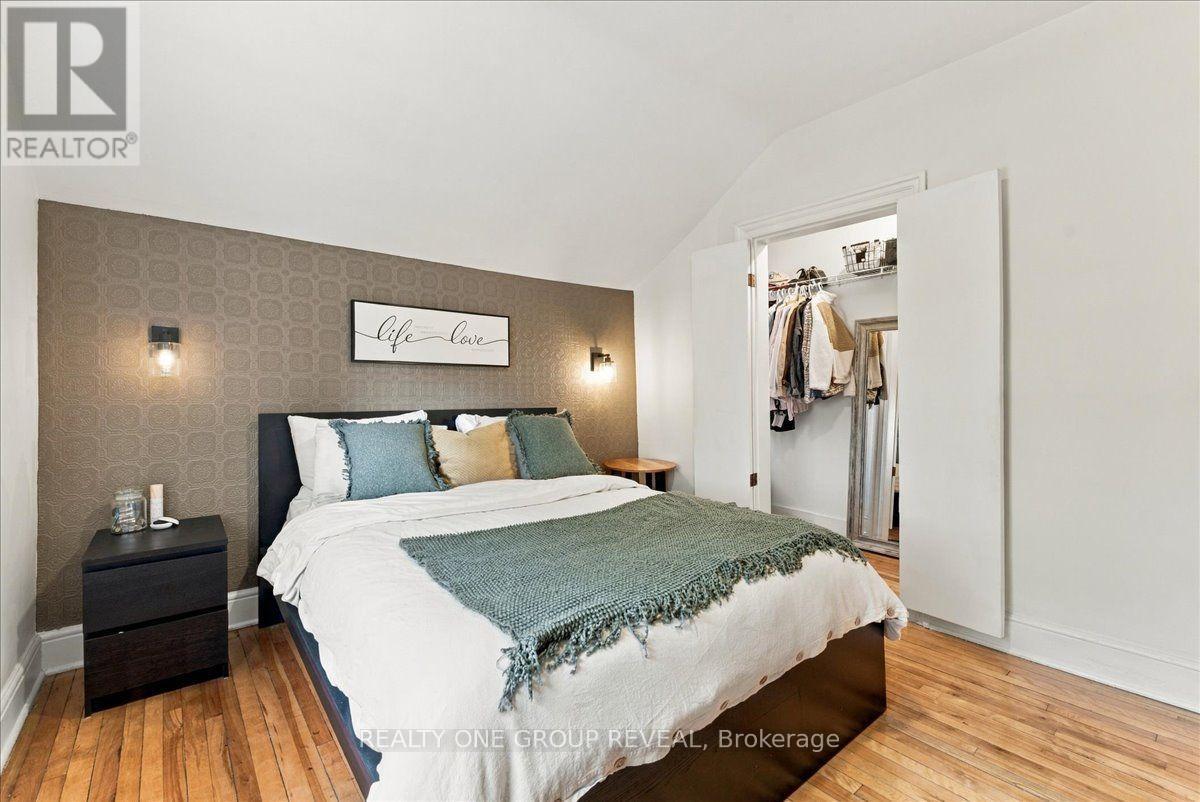 27 ROSS STREET - 24