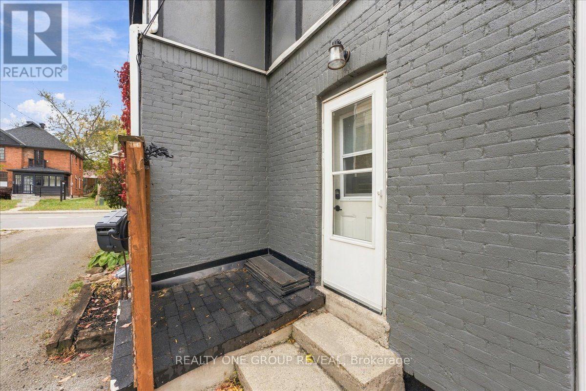 27 ROSS STREET - 38