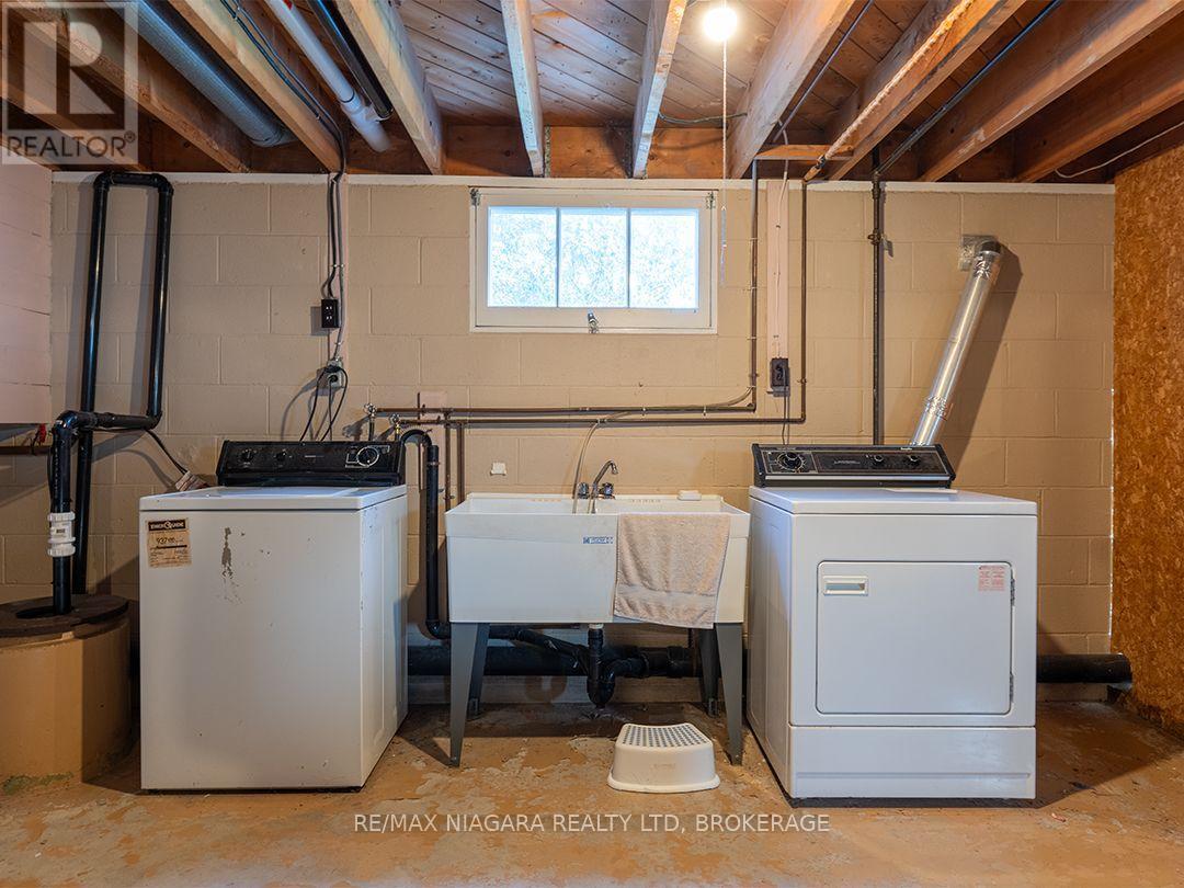 109 HAMPTON AVENUE - 22