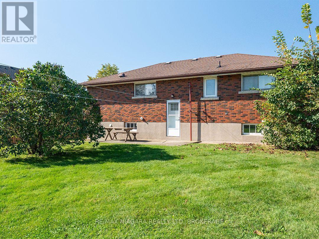 109 HAMPTON AVENUE - 26
