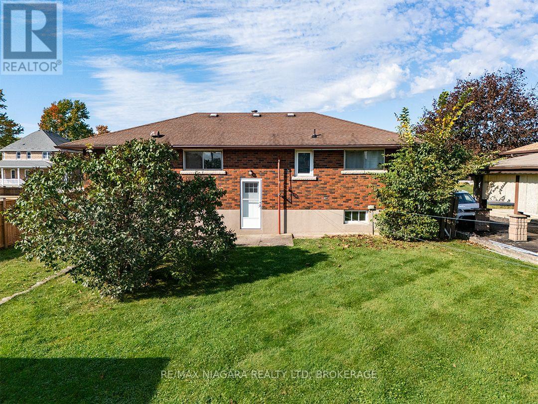 109 Hampton Avenue — photo 28