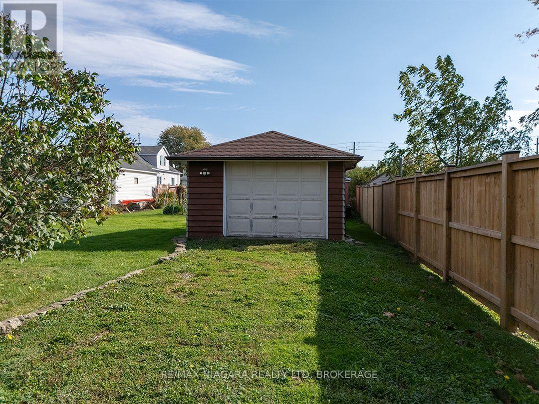109 HAMPTON AVENUE - 30