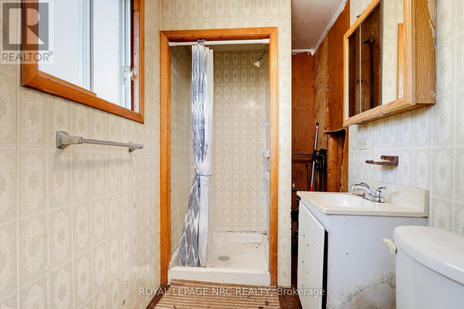 910 Bernard Avenue — photo 16