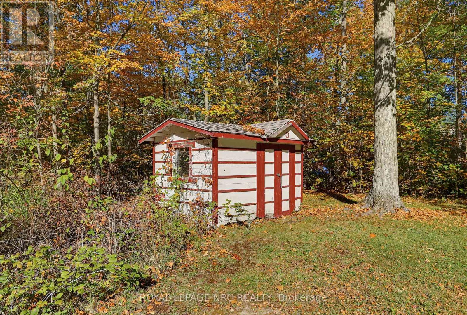 910 Bernard Avenue — photo 48