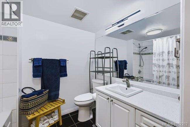 #204 1083 Tillicum Rd - 18