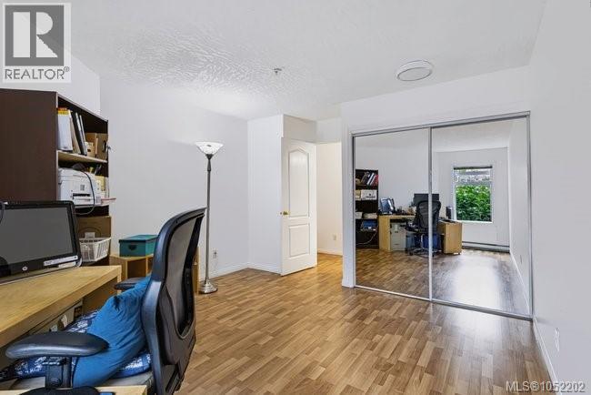 #204 1083 Tillicum Rd - 20