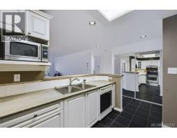 204 1083 Tillicum Rd, Esquimalt, BC V9A7L7 Photo 10