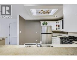 204 1083 Tillicum Rd, Esquimalt, BC V9A7L7 Photo 13