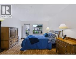 204 1083 Tillicum Rd, Esquimalt, BC V9A7L7 Photo 15