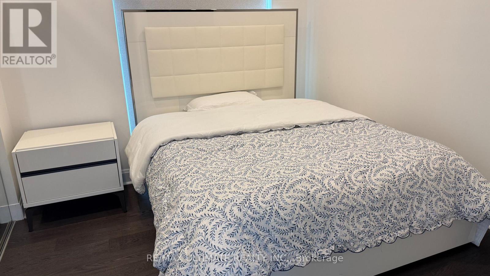 33 Shore Breeze Drive — photo 17