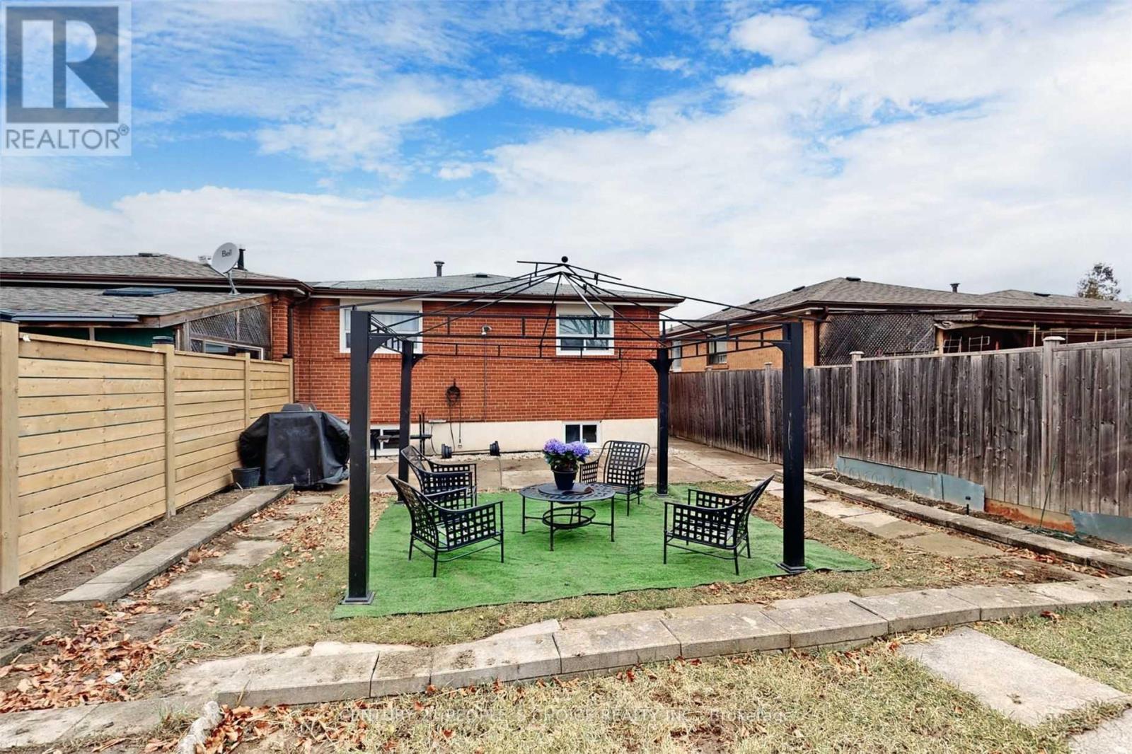 107 Spenvalley Drive — photo 17