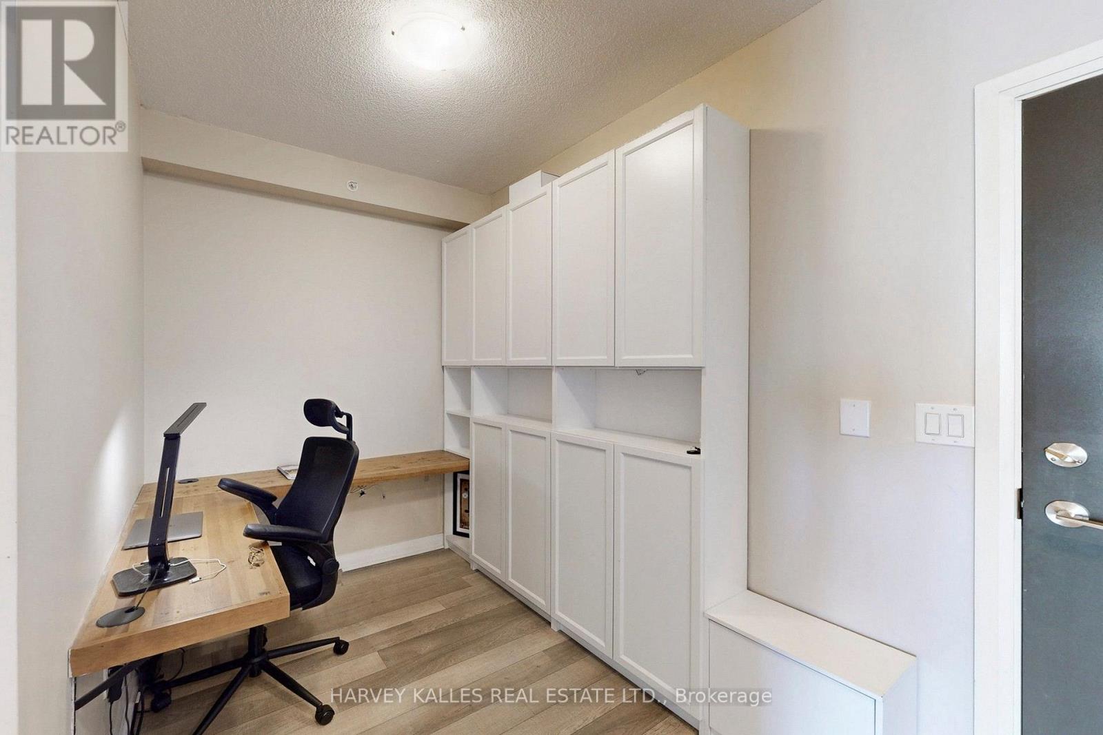 5033 Four Springs Avenue — photo 29