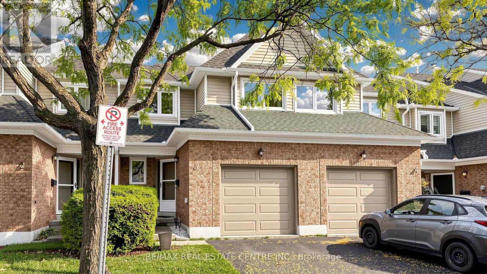 #3 2215 CLEAVER AVENUE - 1