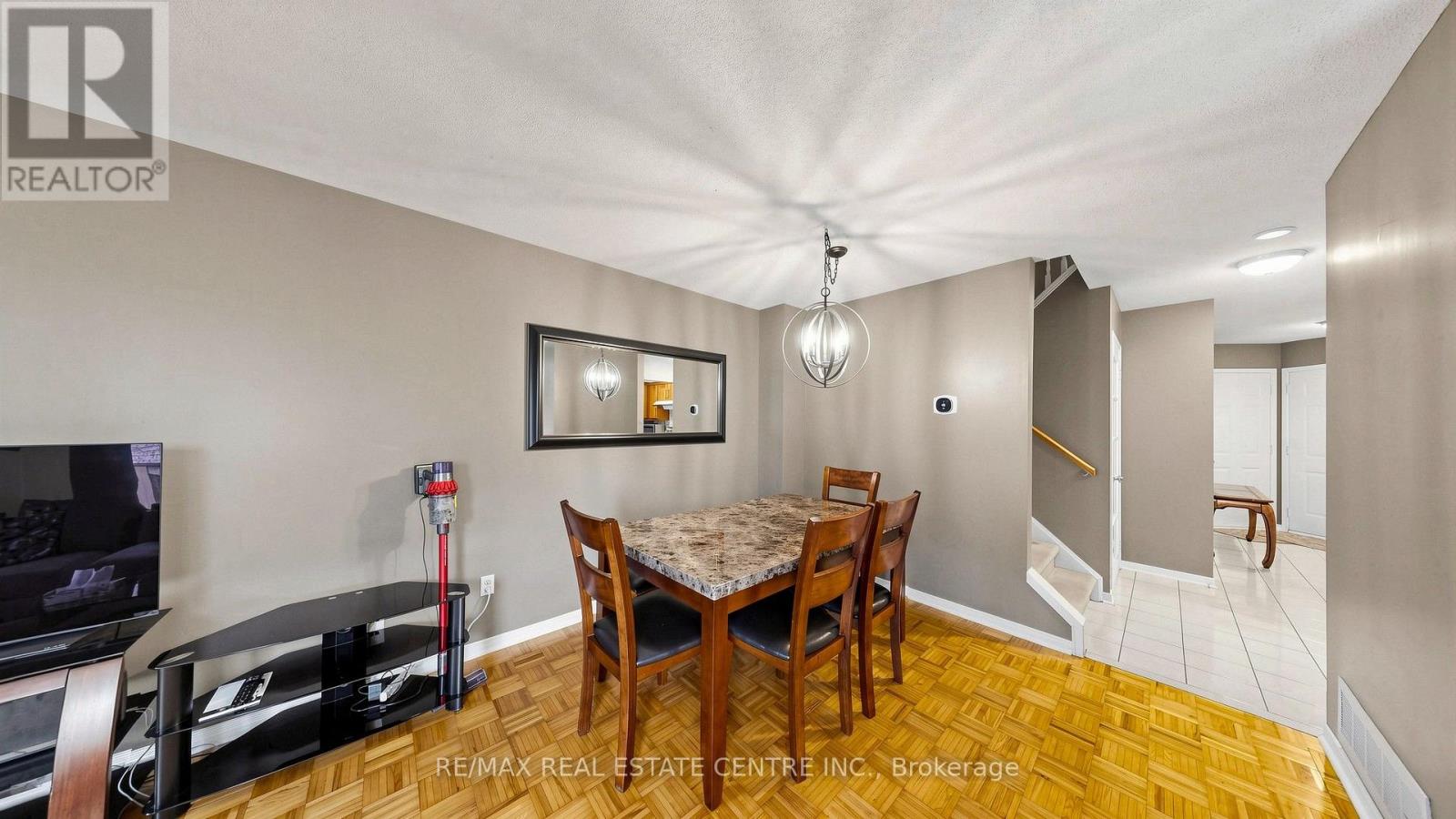 #3 2215 CLEAVER AVENUE - 10
