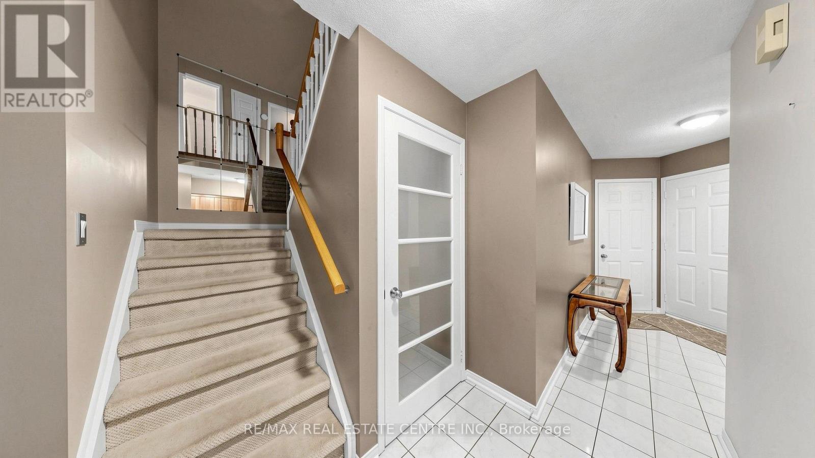 #3 2215 CLEAVER AVENUE - 18