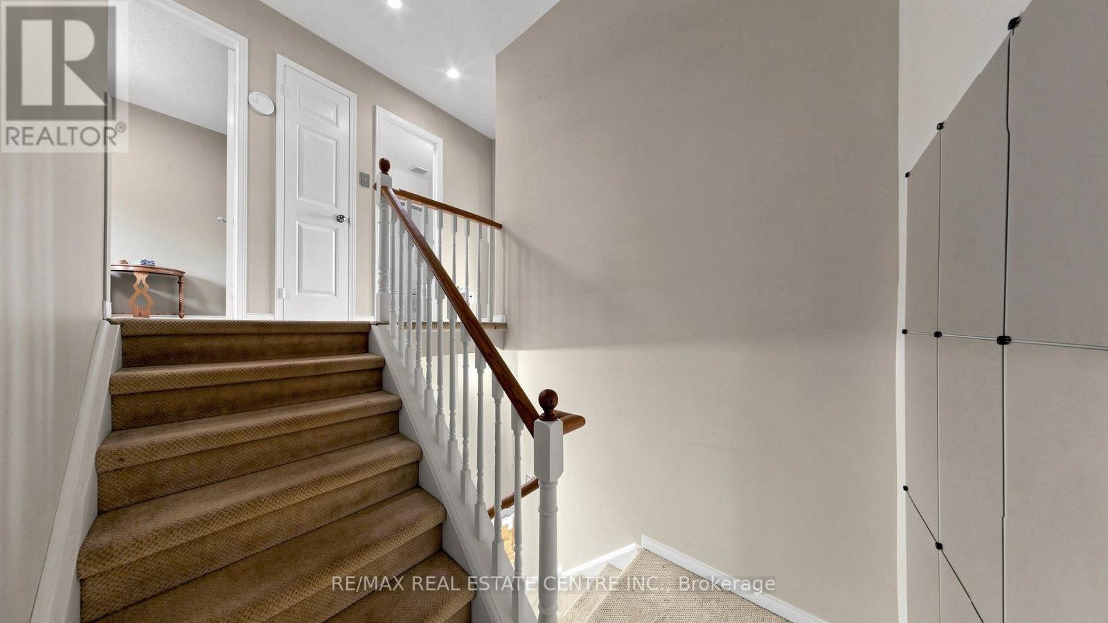 #3 2215 CLEAVER AVENUE - 21