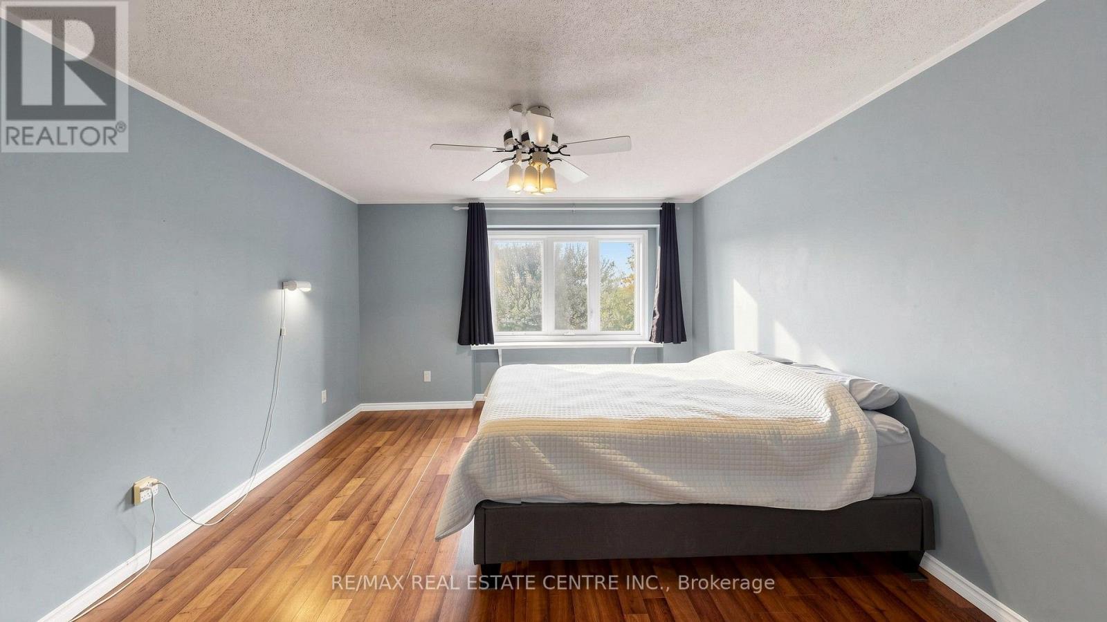 #3 2215 CLEAVER AVENUE - 24