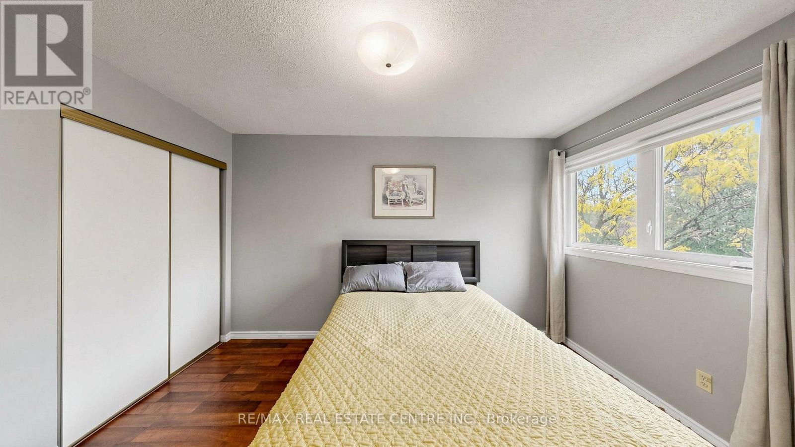 #3 2215 CLEAVER AVENUE - 31