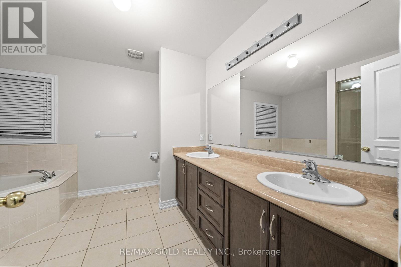 23 Wellpark Way, Brampton, ON photo 17
