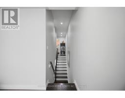 8 Vauxhall Crescent, Brampton, ON L7A3A3 Photo 19