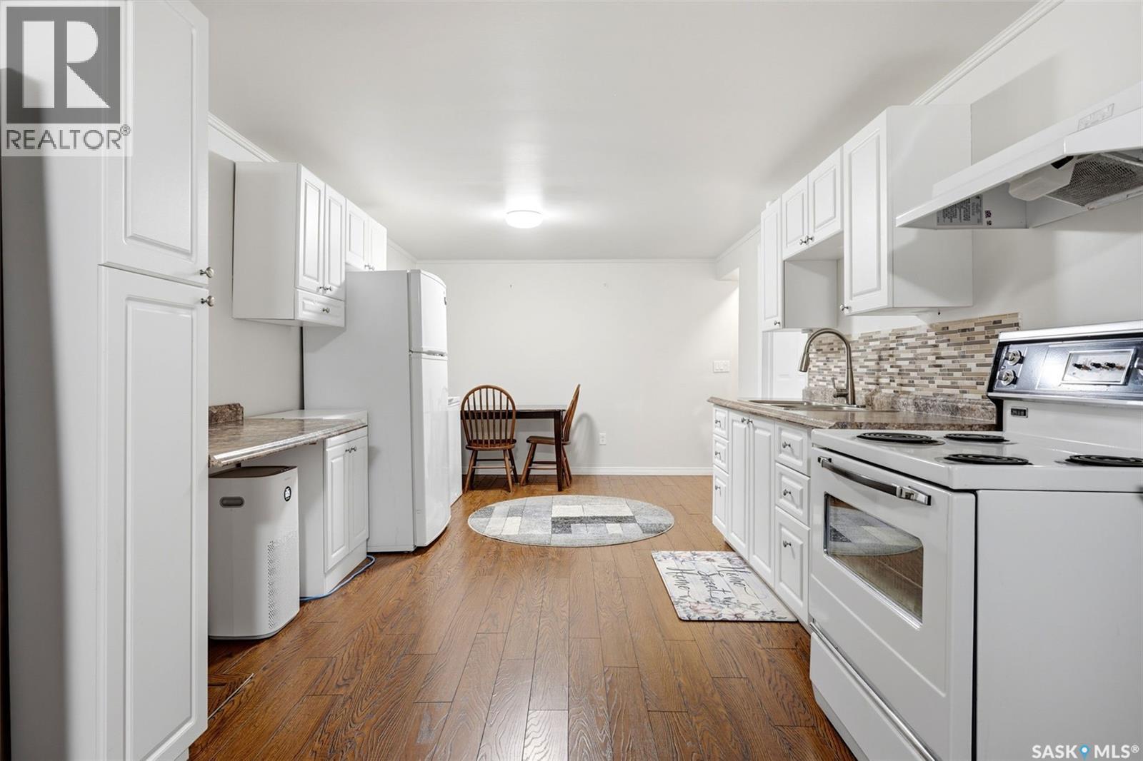 747 Sneddon STREET - 24