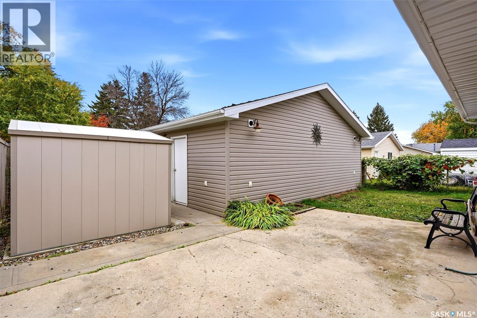 747 Sneddon STREET - 40