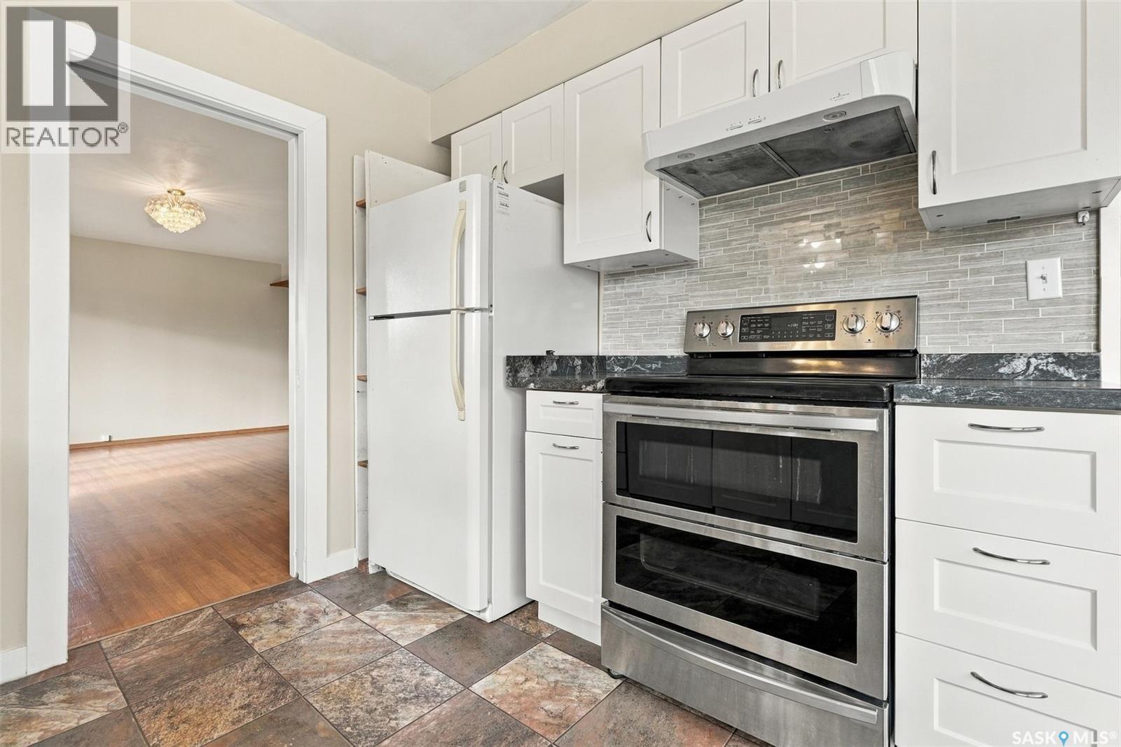 546 Elm CRESCENT, Caronport — photo 18