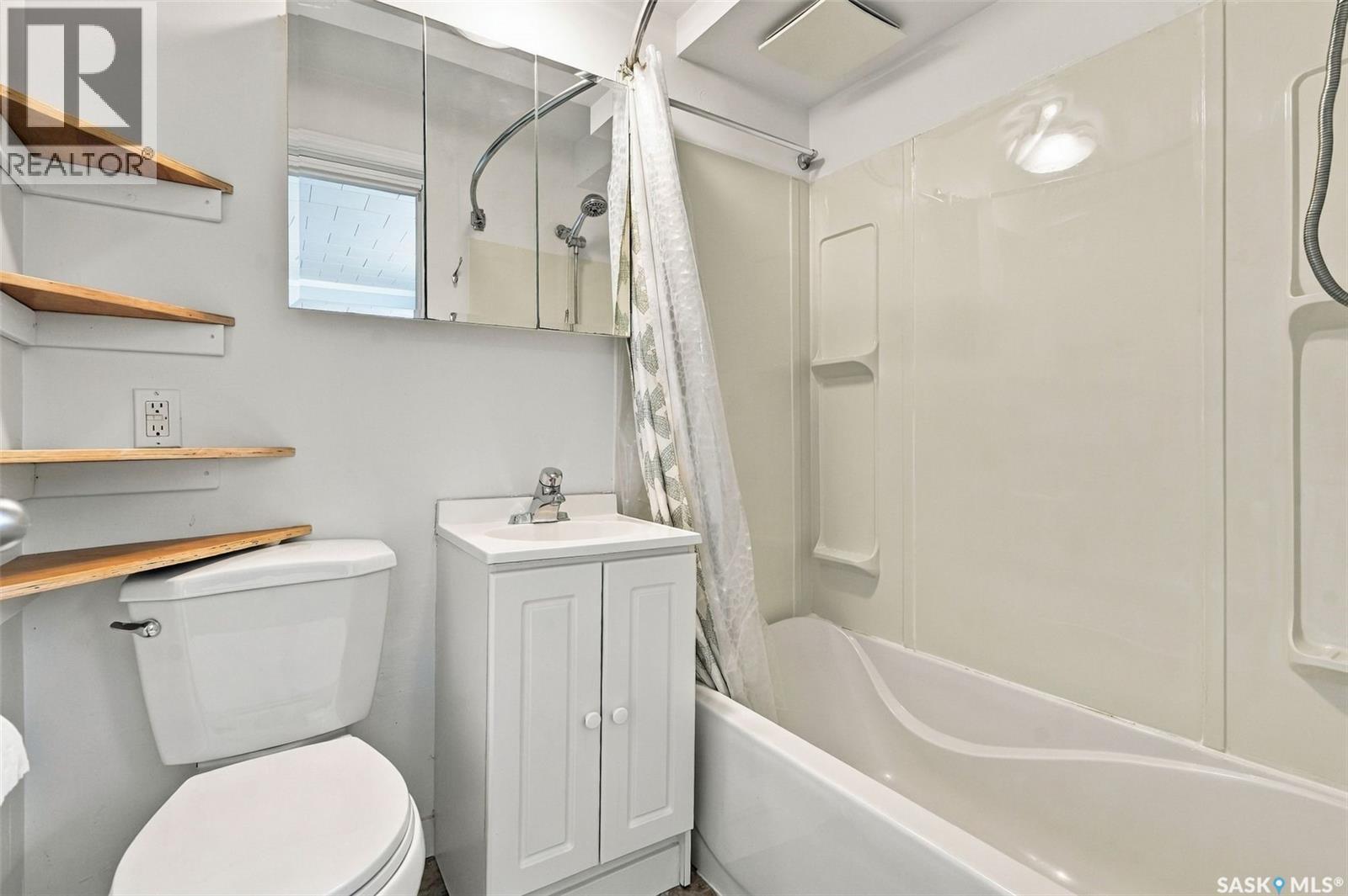 546 Elm CRESCENT - 37