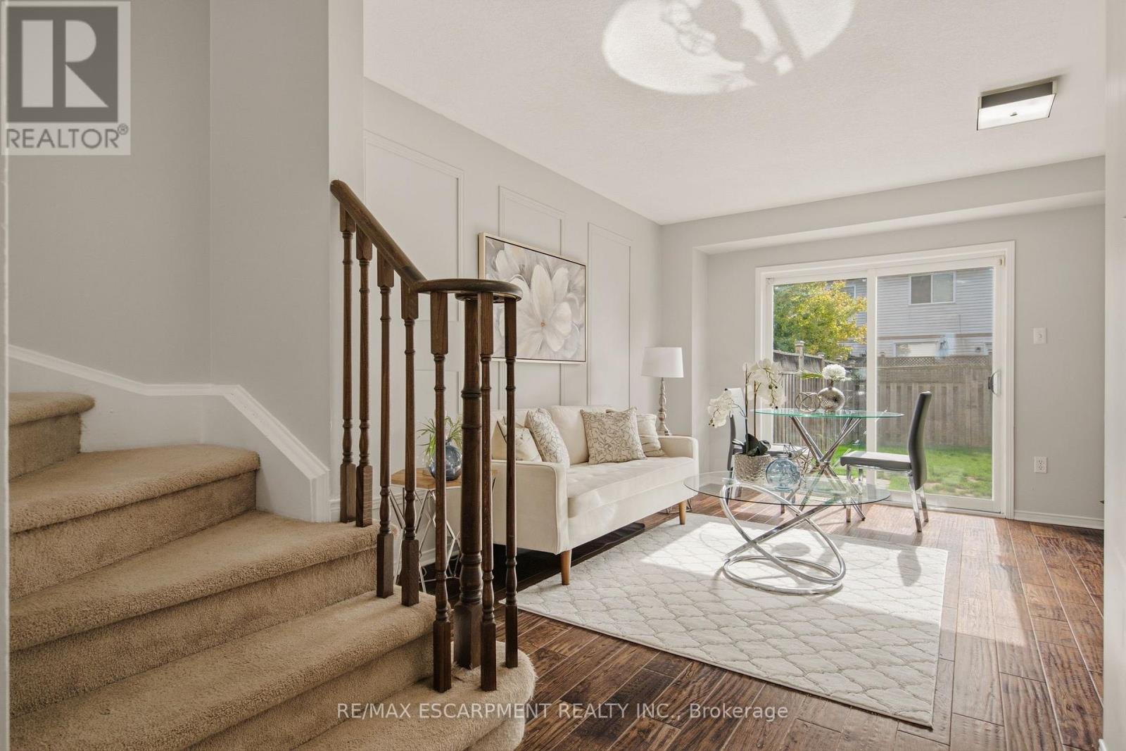 54 DUNCAN AVENUE, Brantford — photo 3