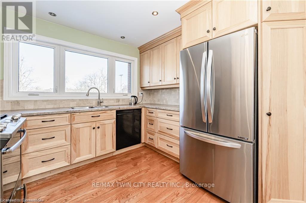 15 GREENBROOK DRIVE, Kitchener — photo 6
