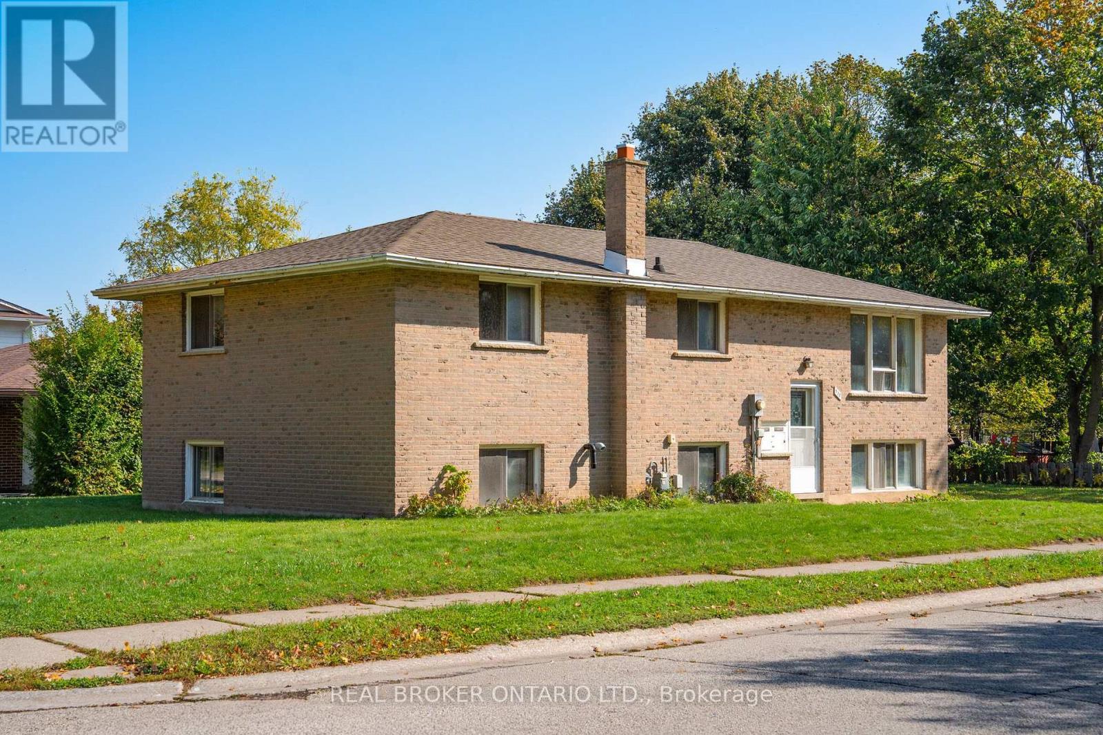 530 GLEN FORREST BOULEVARD — photo 2