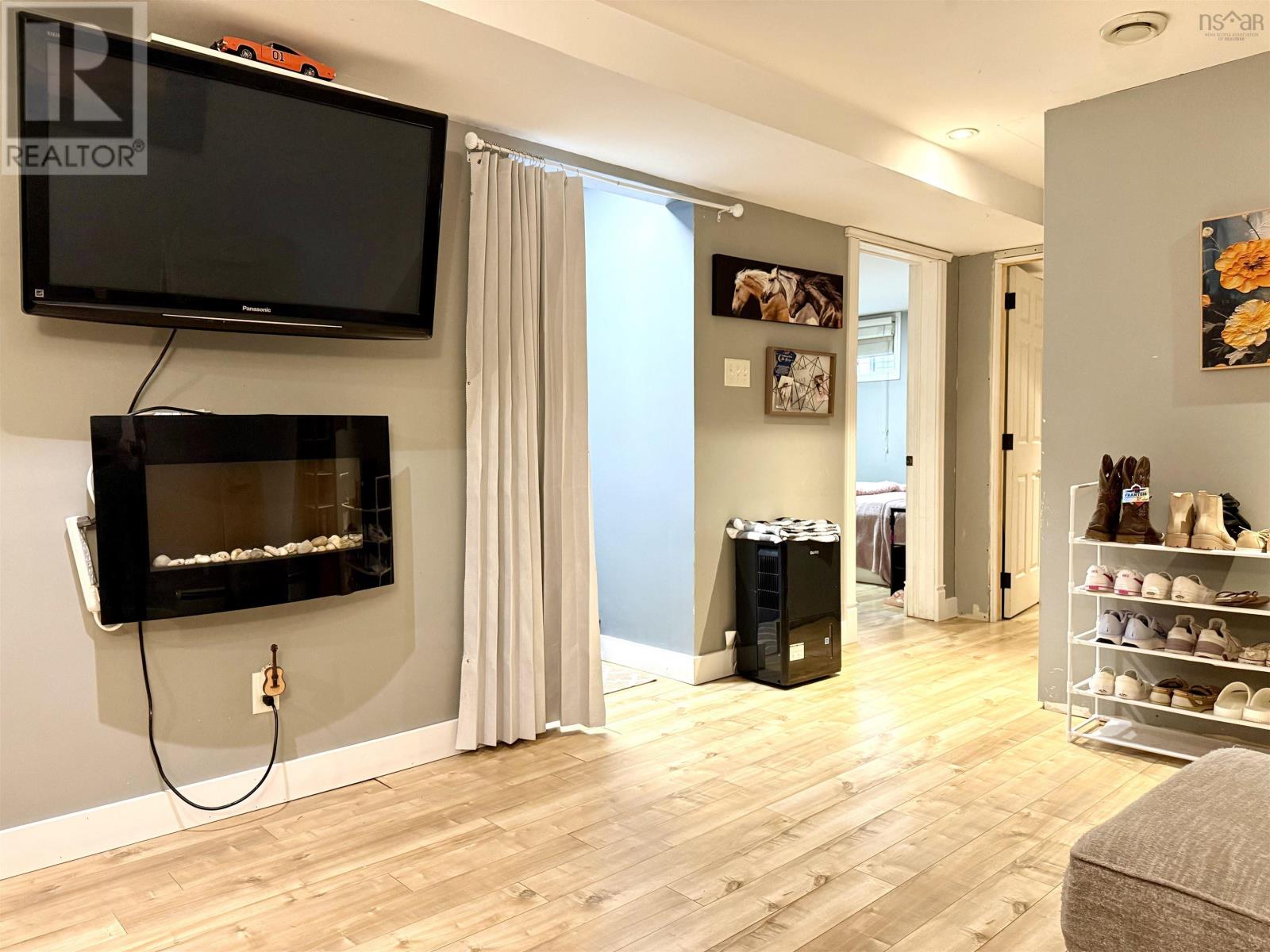 6 Paradise Avenue - 41