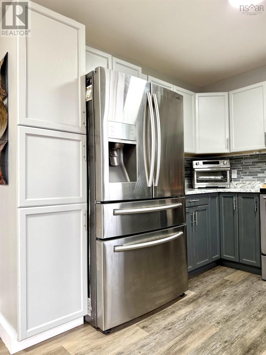 6 Paradise Avenue - 27