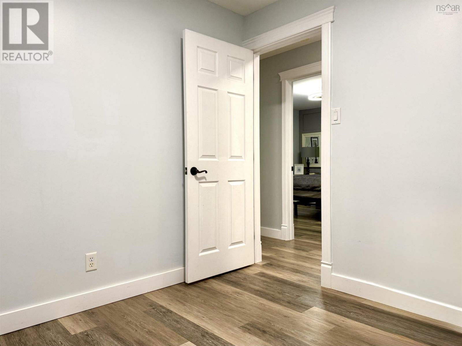 6 Paradise Avenue - 34