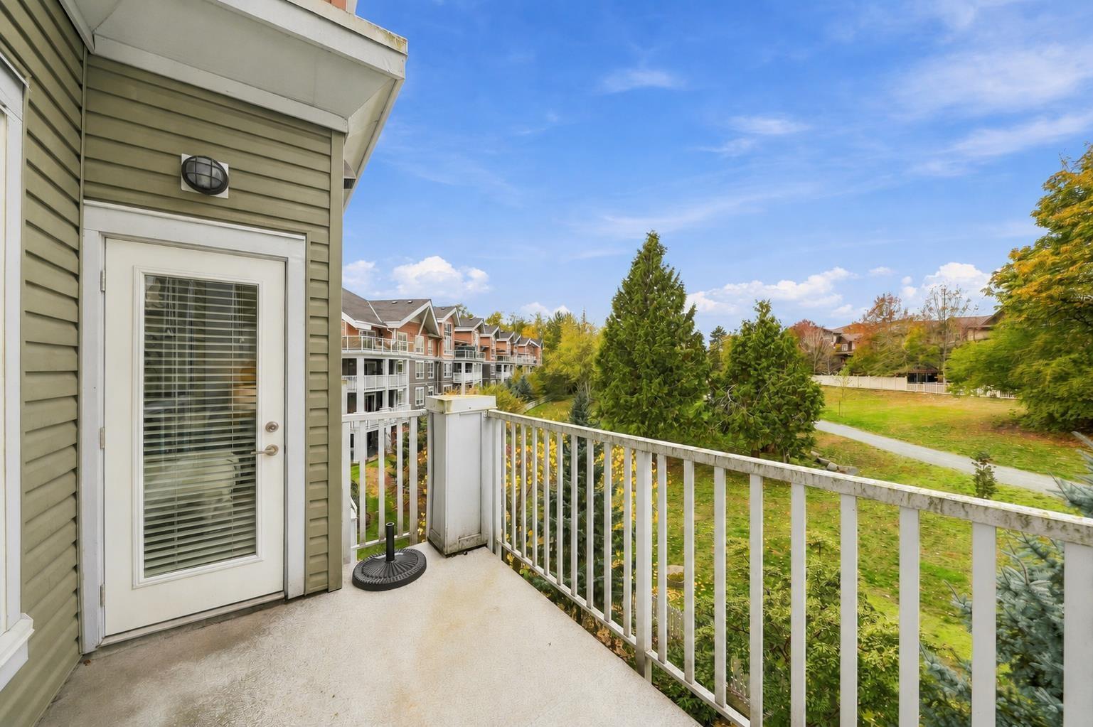 Photo of 408 6470 194 STREET 17
