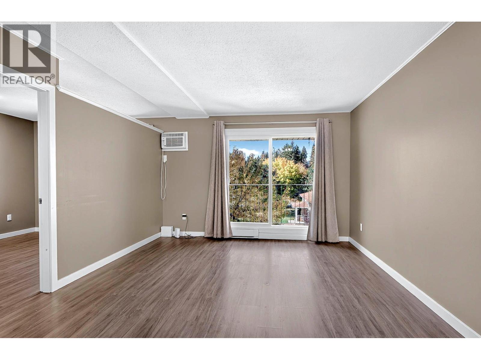 #18 245 PARK Drive - 6