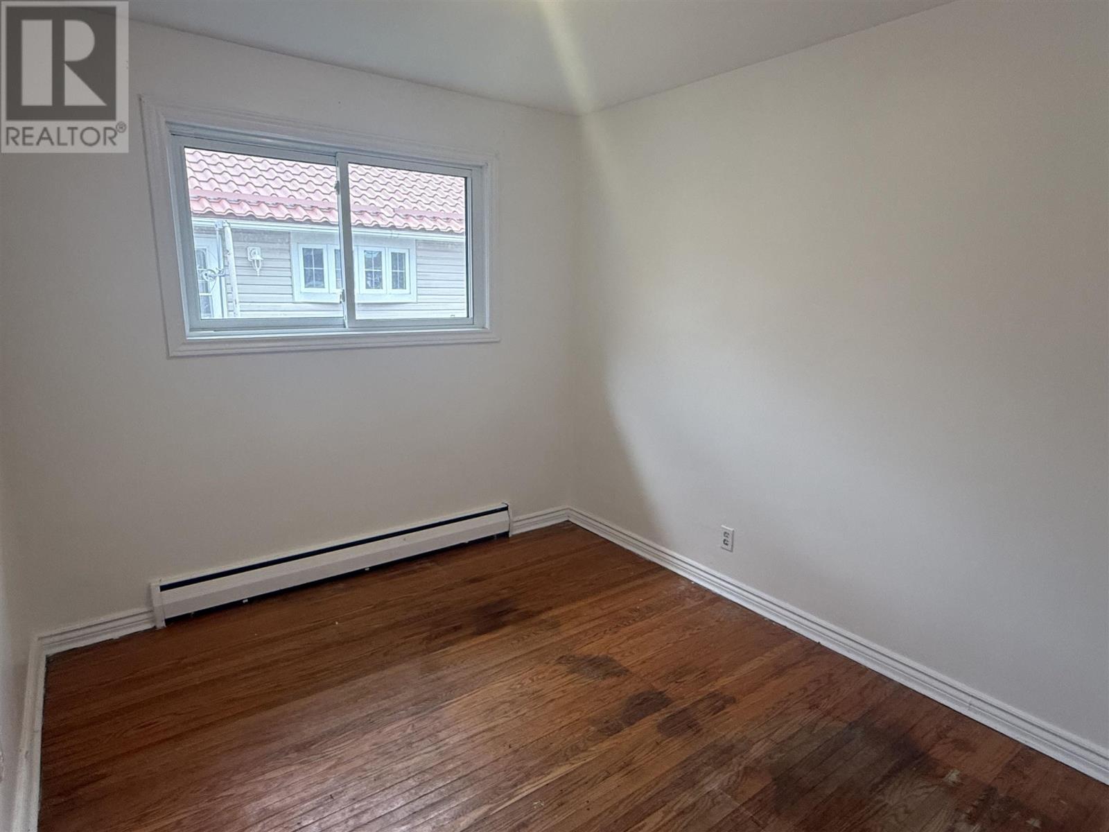 31 Hirshhorn Ave — photo 27