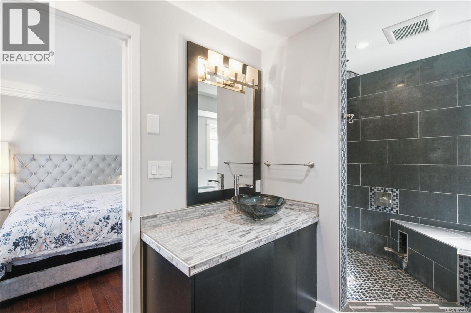 5999 Cathedral Cres - 25