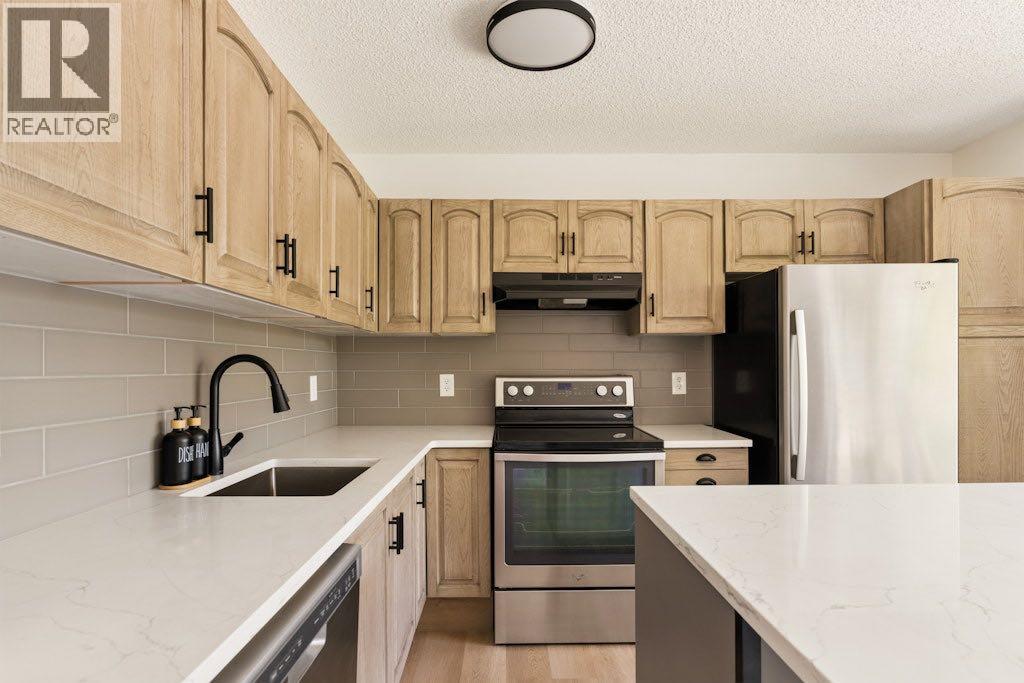 9, 5019 46 Avenue SW - photo 8