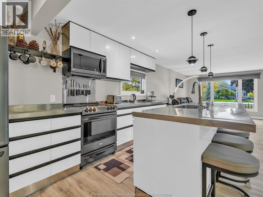 8520 MIDDLE Sideroad - 12