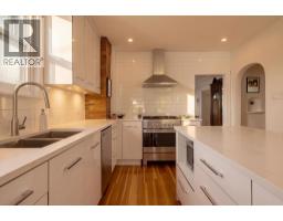 1955 E 8th Avenue, Vancouver, BC V5N1T9 Photo 10
