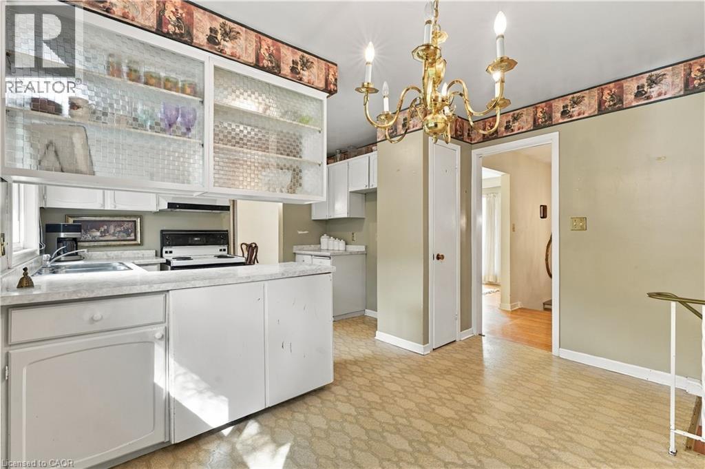 688 CHERRYWOOD Drive - 13