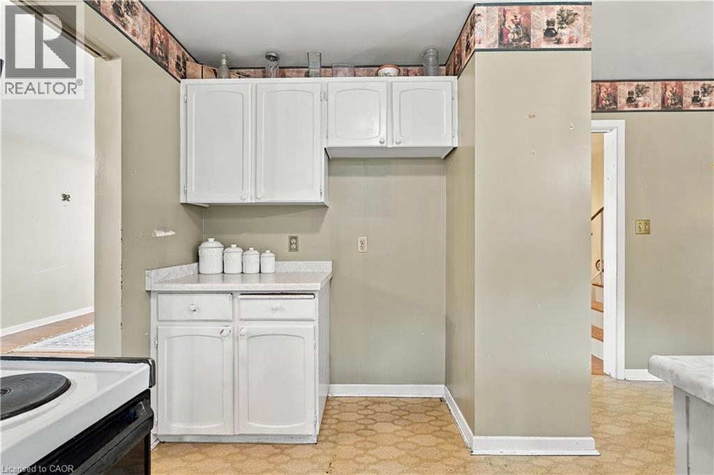 688 CHERRYWOOD Drive - 16