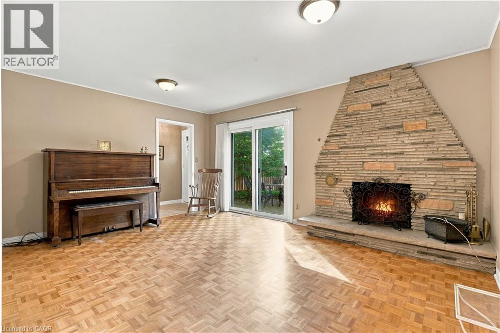 688 CHERRYWOOD Drive - 21