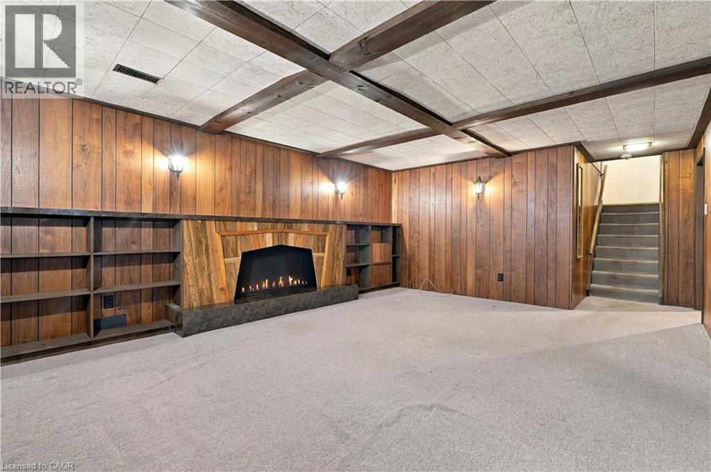 688 CHERRYWOOD Drive - 33
