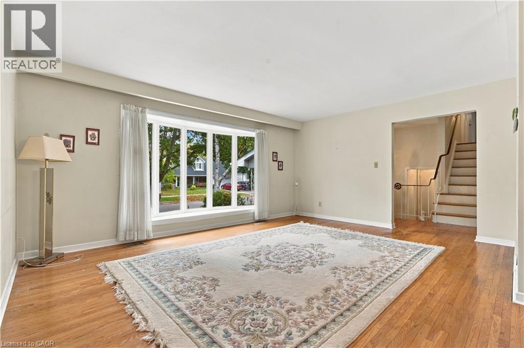 688 CHERRYWOOD Drive, Burlington — photo 7